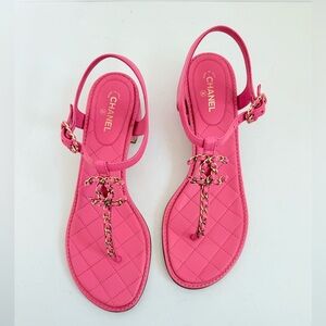 Chanel 20S Pink Quilted Lambskin CC Chain Thong Sandals Gold Hardware EU 39.5
